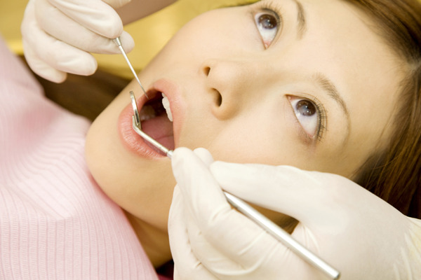 歯周病検査を行い歯周病の進行度別に最適な治療を提供します。
